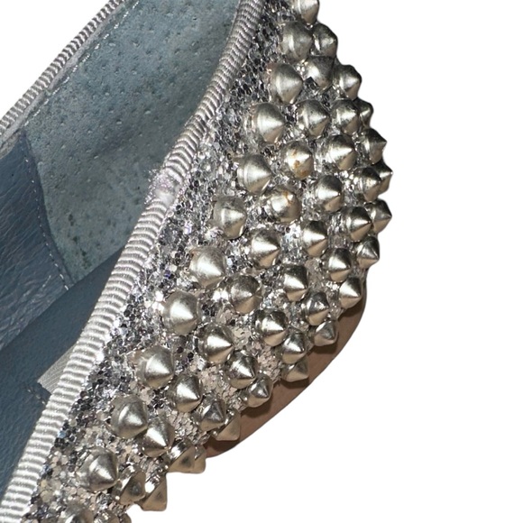 Steve Madden Studlyy Silver Studded Sparkle Spikes Glitter Flats Size 8 - Picture 5 of 6